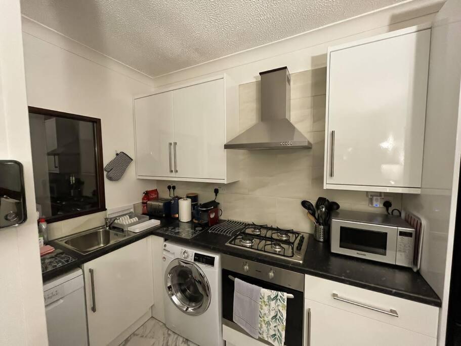 The Nook Crieff - Central 2-Bed With Garden :) المظهر الخارجي الصورة