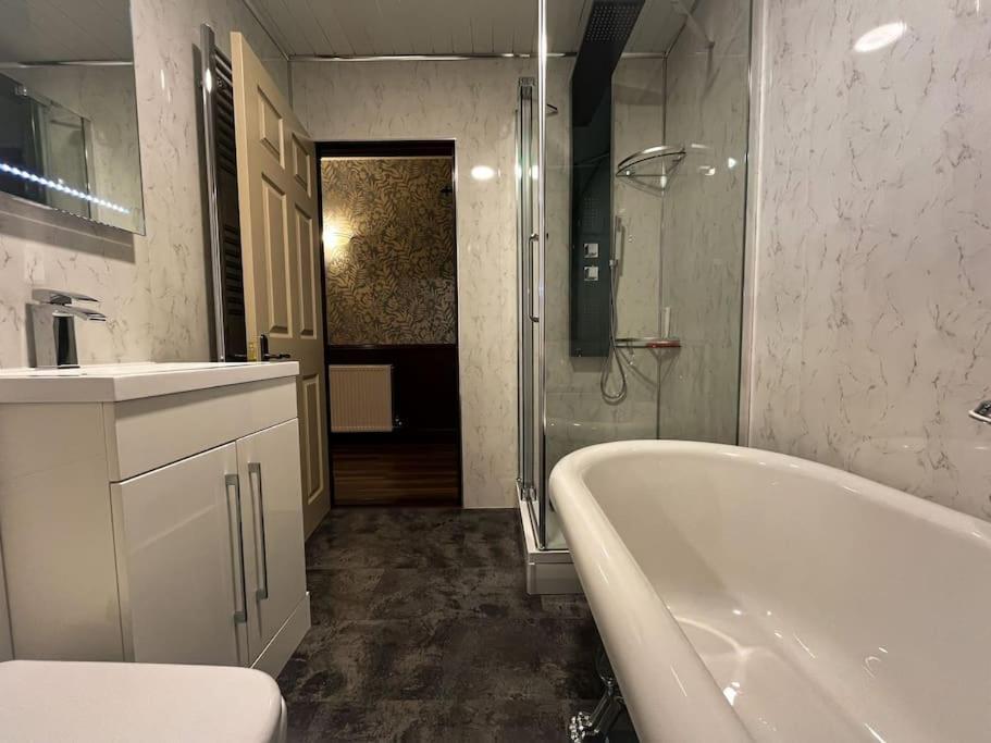 The Nook Crieff - Central 2-Bed With Garden :) المظهر الخارجي الصورة